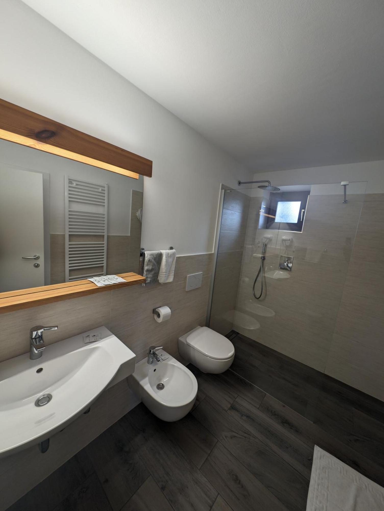 Hotel Eden Guesthouse Marlengo Εξωτερικό φωτογραφία